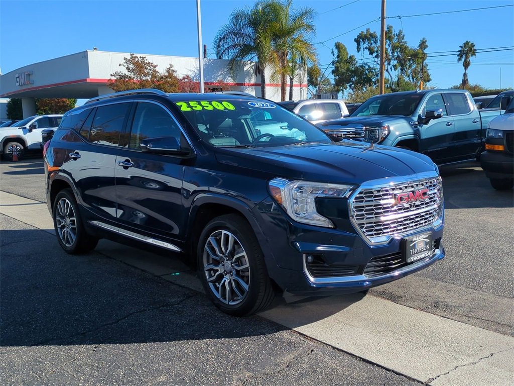 Used 2022 GMC Terrain Denali w/ Denali Premium Package image 9