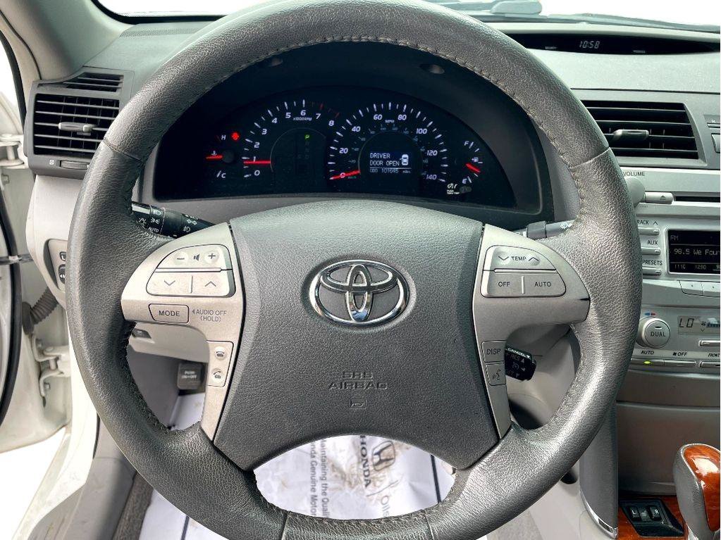 Used 2011 Toyota Camry XLE w/ XLE Extra-Value Pkg #2 FWD image 5