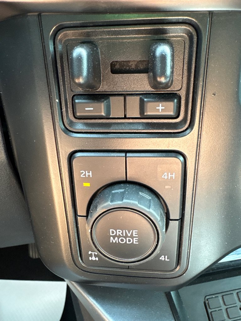 Used 2023 Ford F250 Lariat w/ Sport Appearance Package AWD/4WD image 23