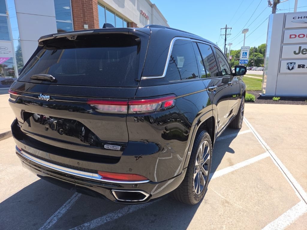 Certified 2023 Jeep Grand Cherokee Overland w/ Adv Protech Group III AWD/4WD image 11