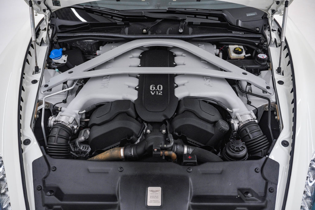 Used 2016 Aston Martin DB9 GT RWD image 39