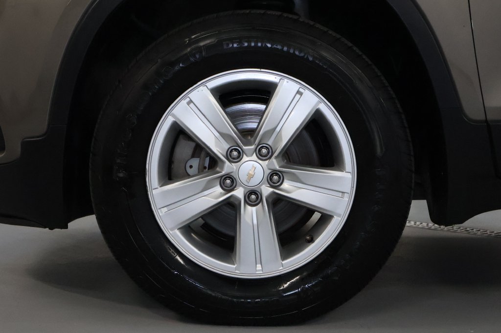 Used 2022 Chevrolet Trax LT w/ Driver Confidence Package AWD/4WD image 33
