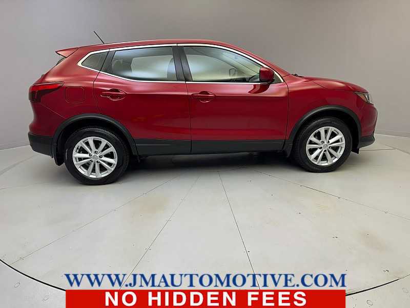 Used 2017 Nissan Rogue Sport S w/ S Appearance Package AWD/4WD image 6