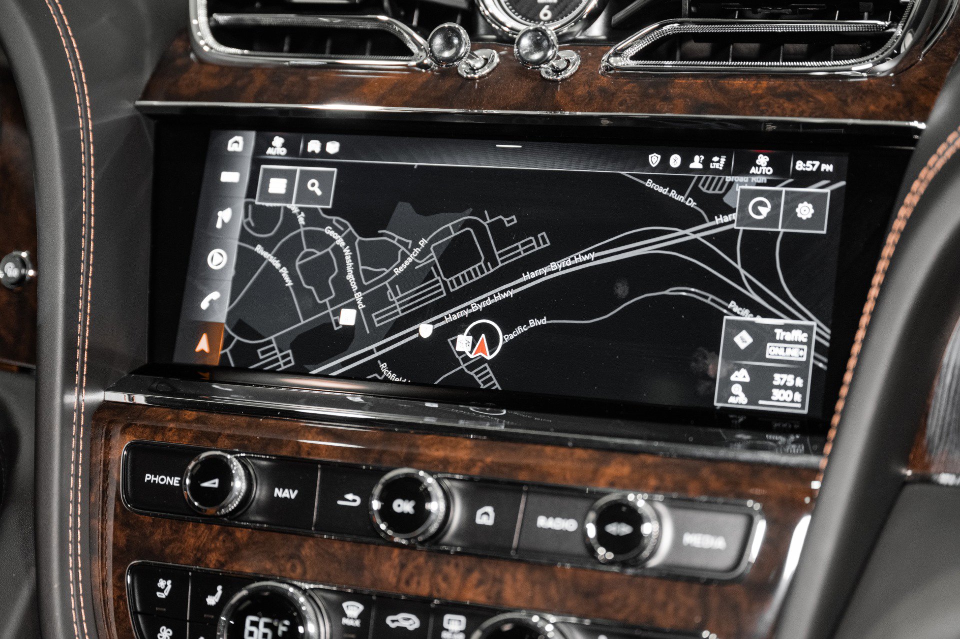 Used 2022 Bentley Bentayga image 37