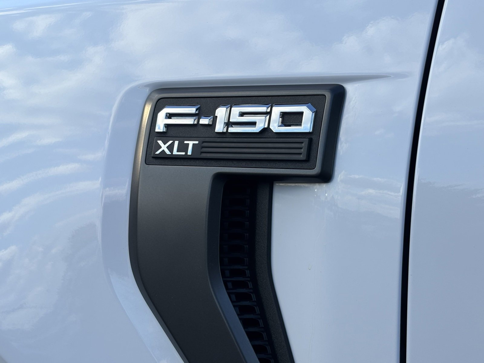 Used 2021 Ford F150 XLT w/ Equipment Group 302A High image 13