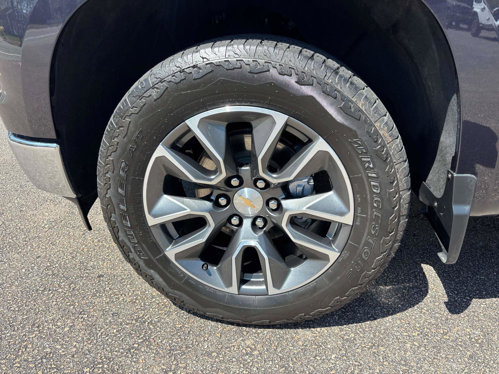 Used 2024 Chevrolet Silverado 1500 LT image 6