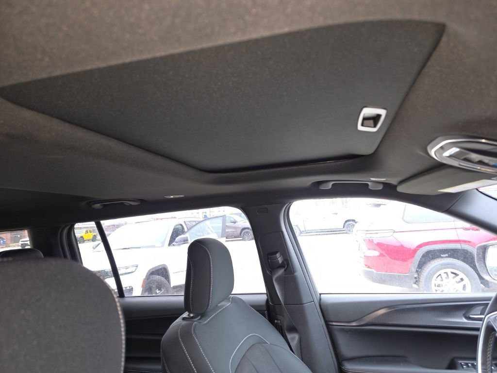 New 2026 Jeep Grand Cherokee L 4WD image 12