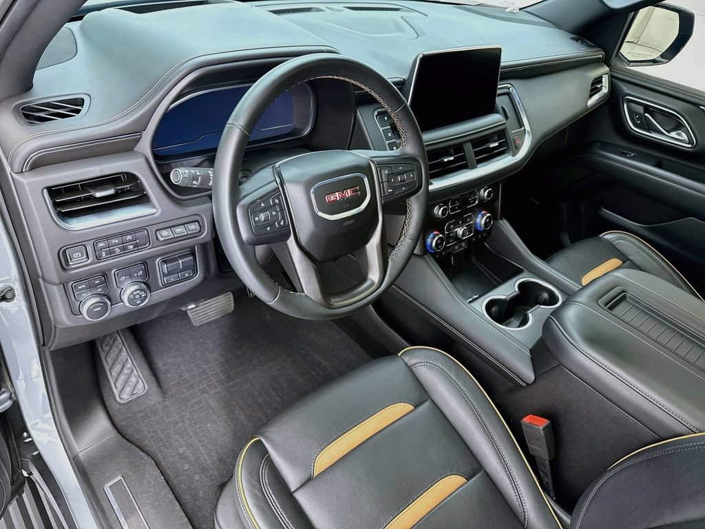Used 2024 GMC Yukon AT4 w/ Technology Package AWD/4WD image 9