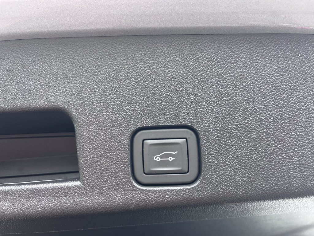 Used 2026 GMC Acadia Elevation FWD image 23