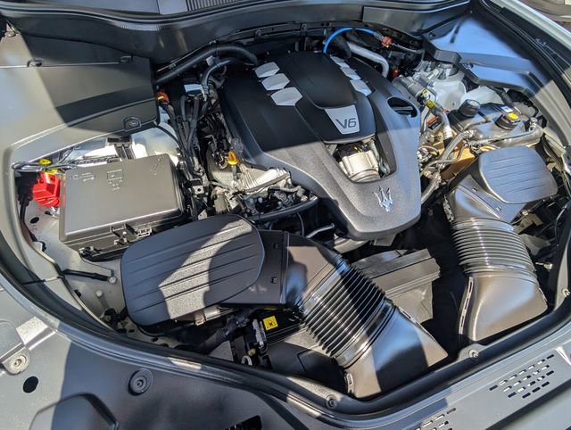 Used 2023 Maserati Levante GT image 20