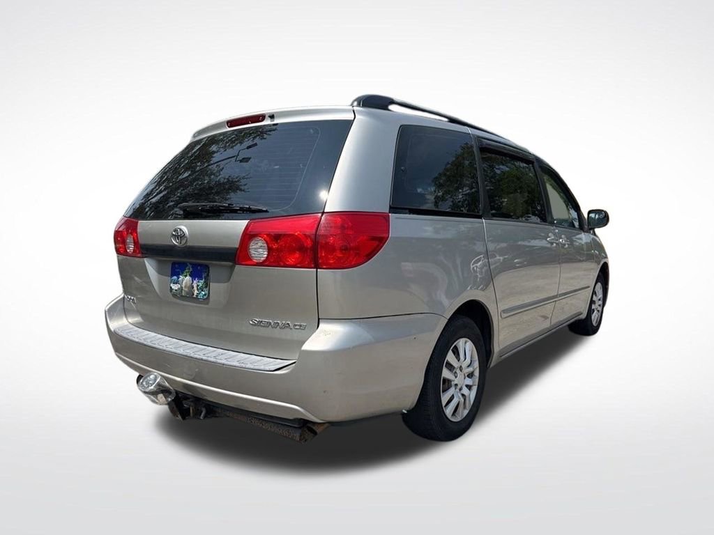 Used 2009 Toyota Sienna CE FWD image 5