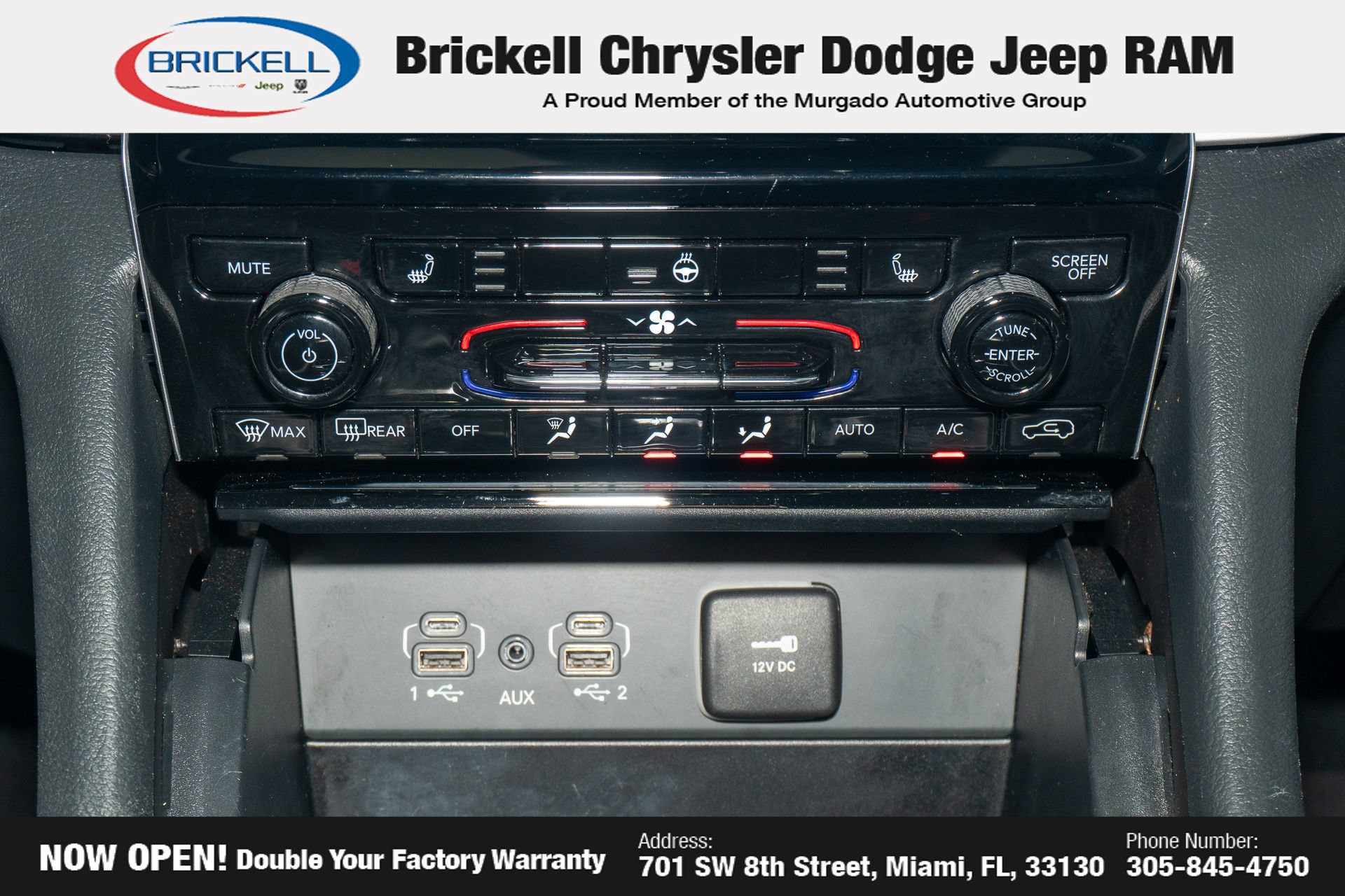 Used 2025 Jeep Grand Cherokee Limited AWD/4WD image 27