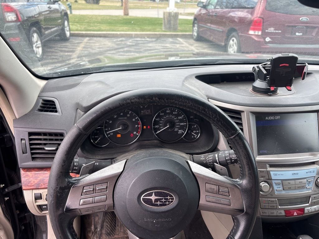 Used 2011 Subaru Outback 3.6R Limited image 23