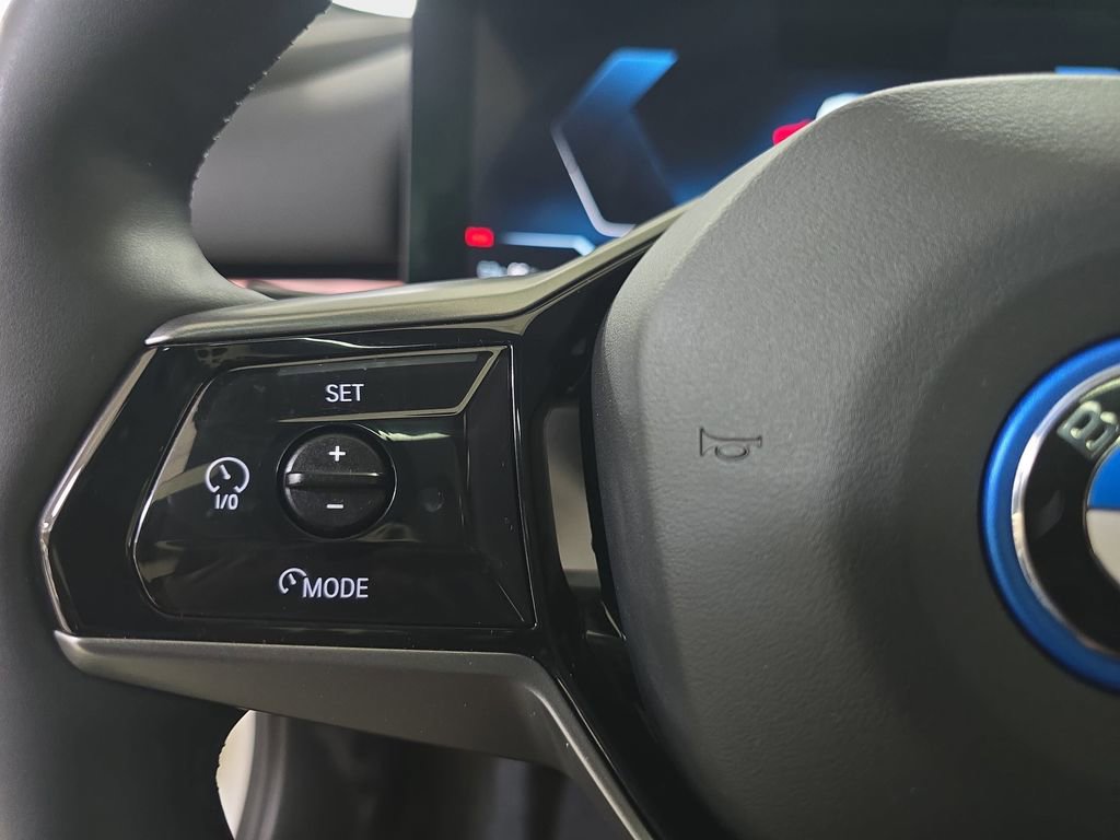 Used 2025 BMW i5 eDrive40i w/ Premium Package image 20