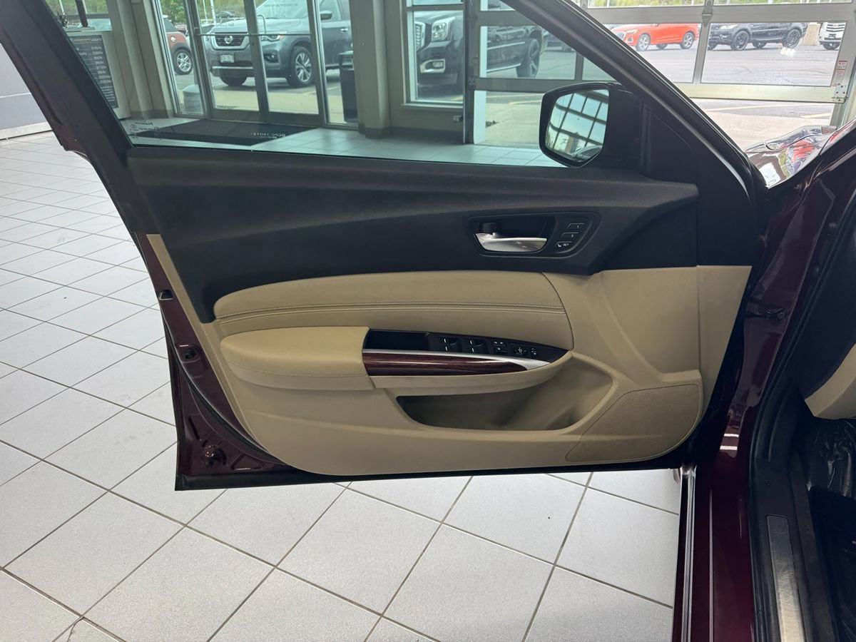 Used 2016 Acura TLX FWD image 13