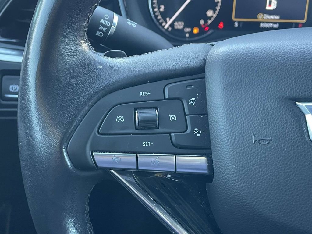 Used 2023 Cadillac XT6 Premium Luxury image 31