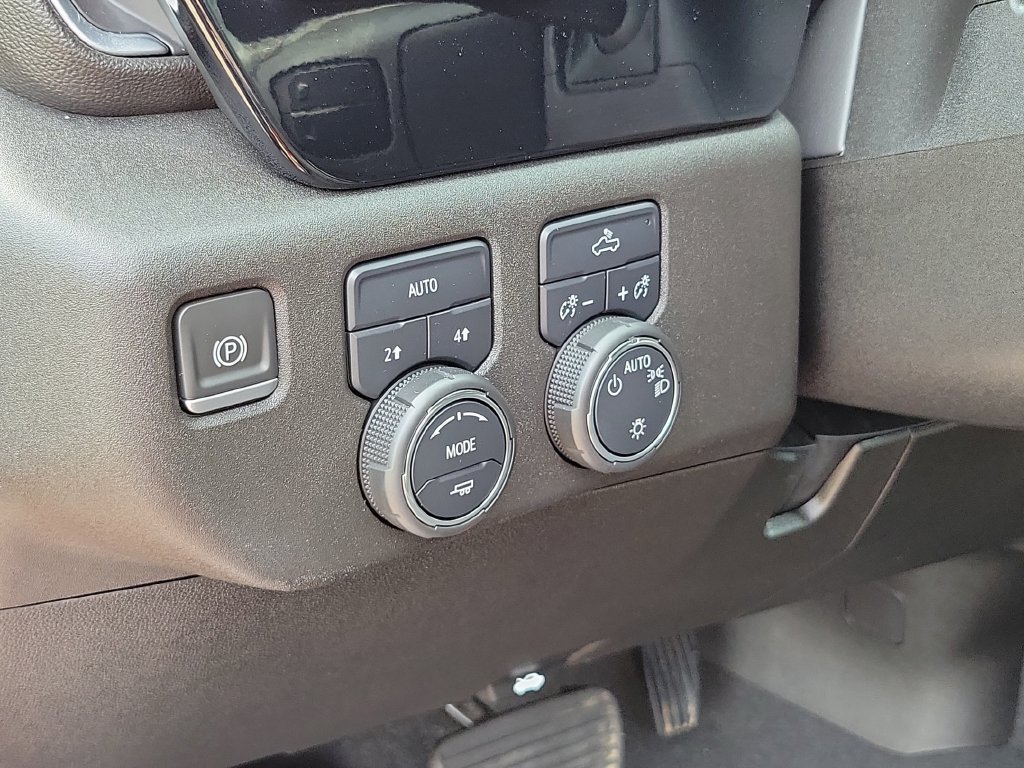 Used 2024 Chevrolet Silverado 1500 LT AWD/4WD image 12