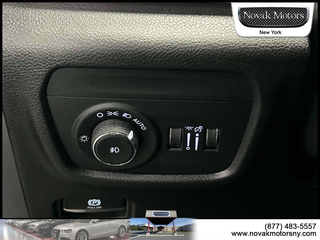Used 2023 Jeep Grand Cherokee Limited w/ Trailer Tow Prep Group (B) AWD/4WD image 23
