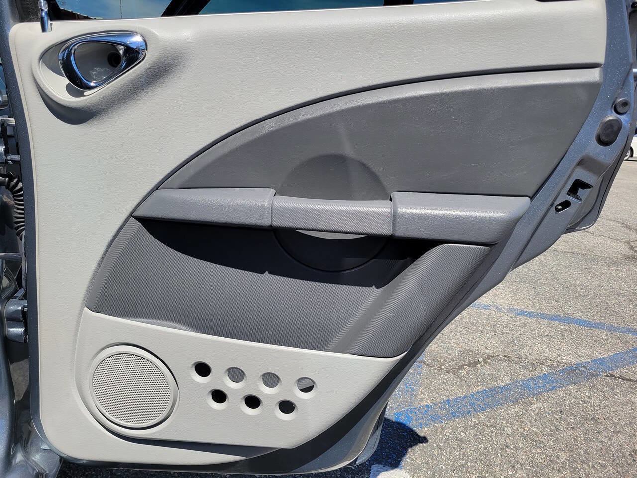 Used 2010 Chrysler PT Cruiser image 23