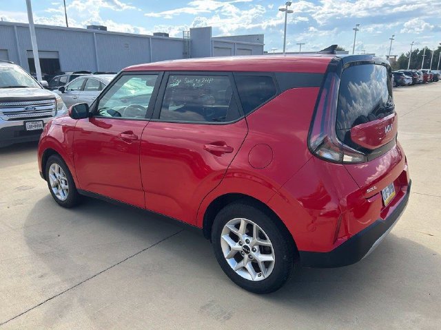 Used 2025 Kia Soul LX w/ LX Technology Package FWD image 8