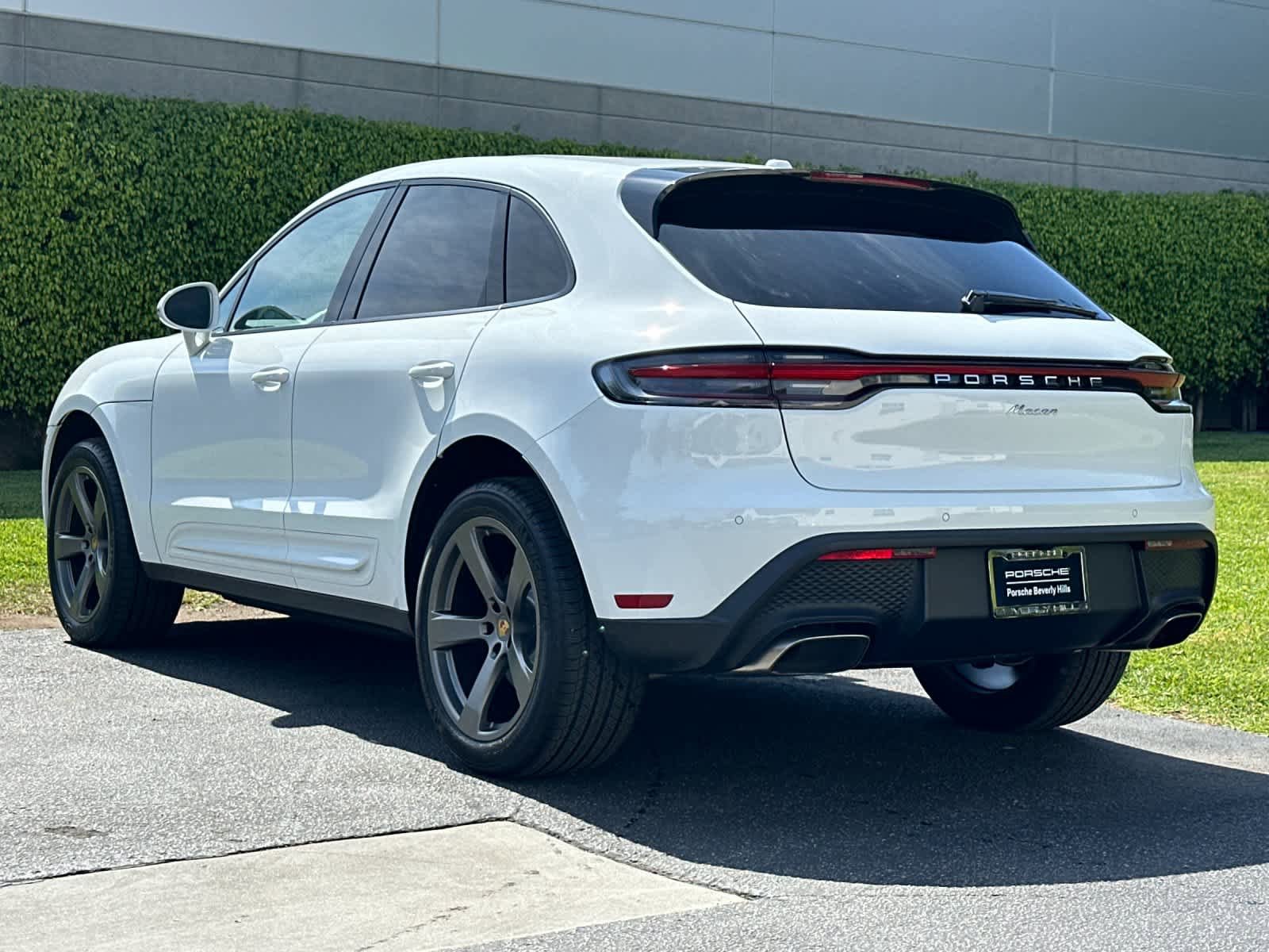 New 2026 Porsche Macan AWD/4WD image 3