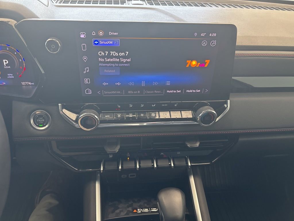 Used 2024 Chevrolet Colorado Z71 w/ Z71 Convenience Package 2 AWD/4WD image 10