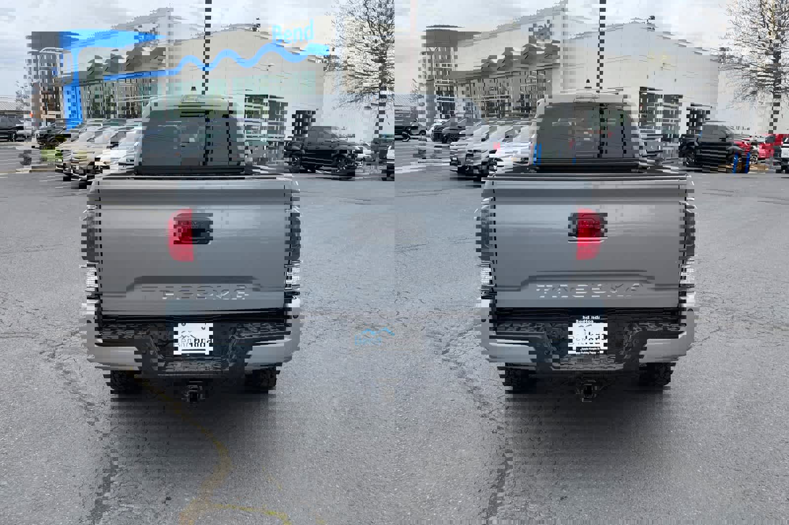 Used 2021 Toyota Tacoma Limited image 4