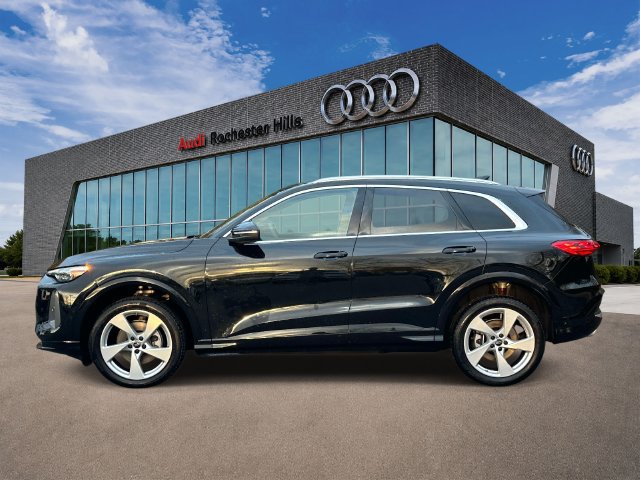 Certified 2025 Audi Q5 Premium Plus AWD/4WD image 2