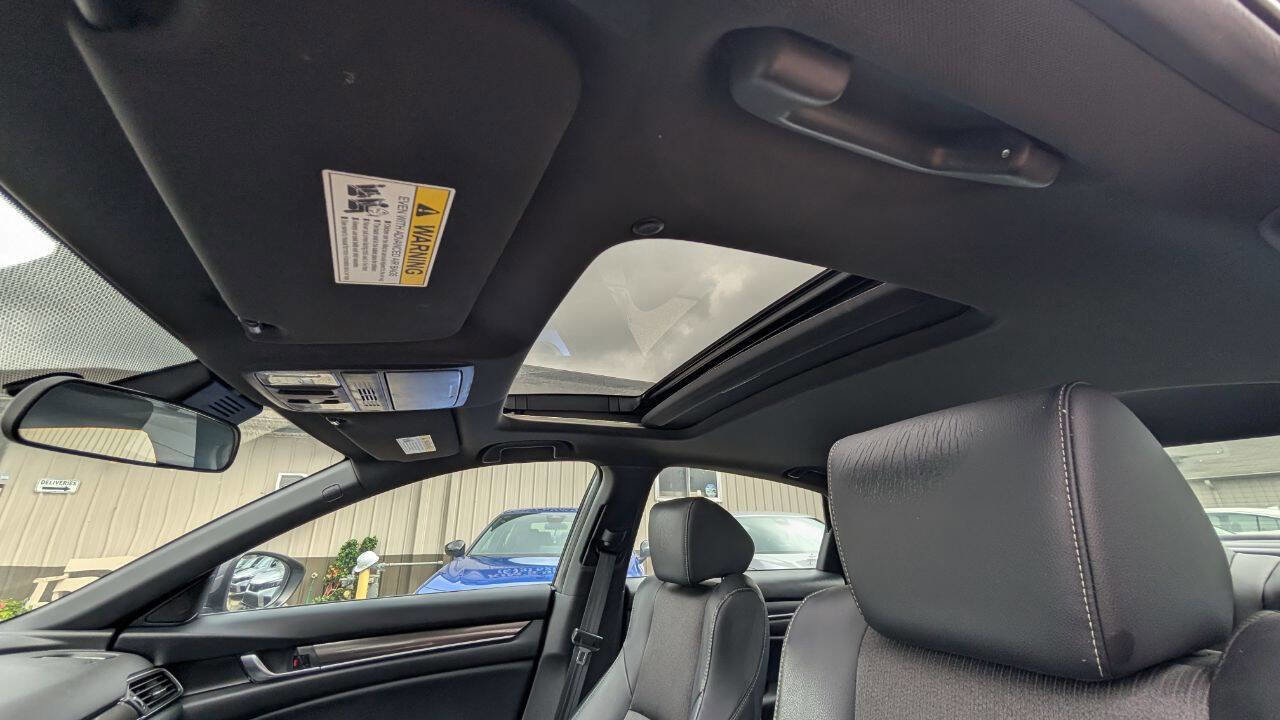 Used 2018 Honda Accord Sport image 11