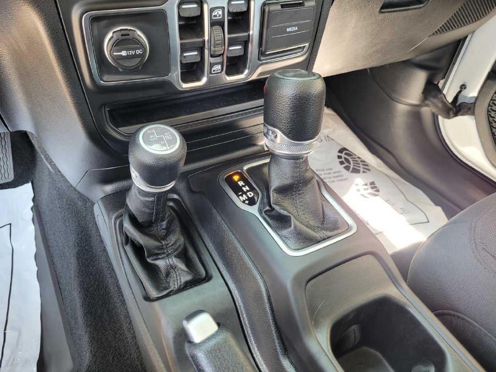 Used 2023 Jeep Wrangler Unlimited AWD/4WD image 24