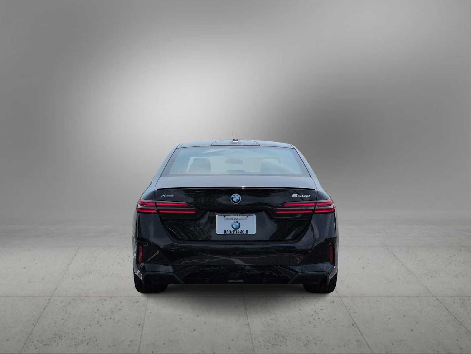 New 2027 BMW 550e xDrive AWD/4WD image 7