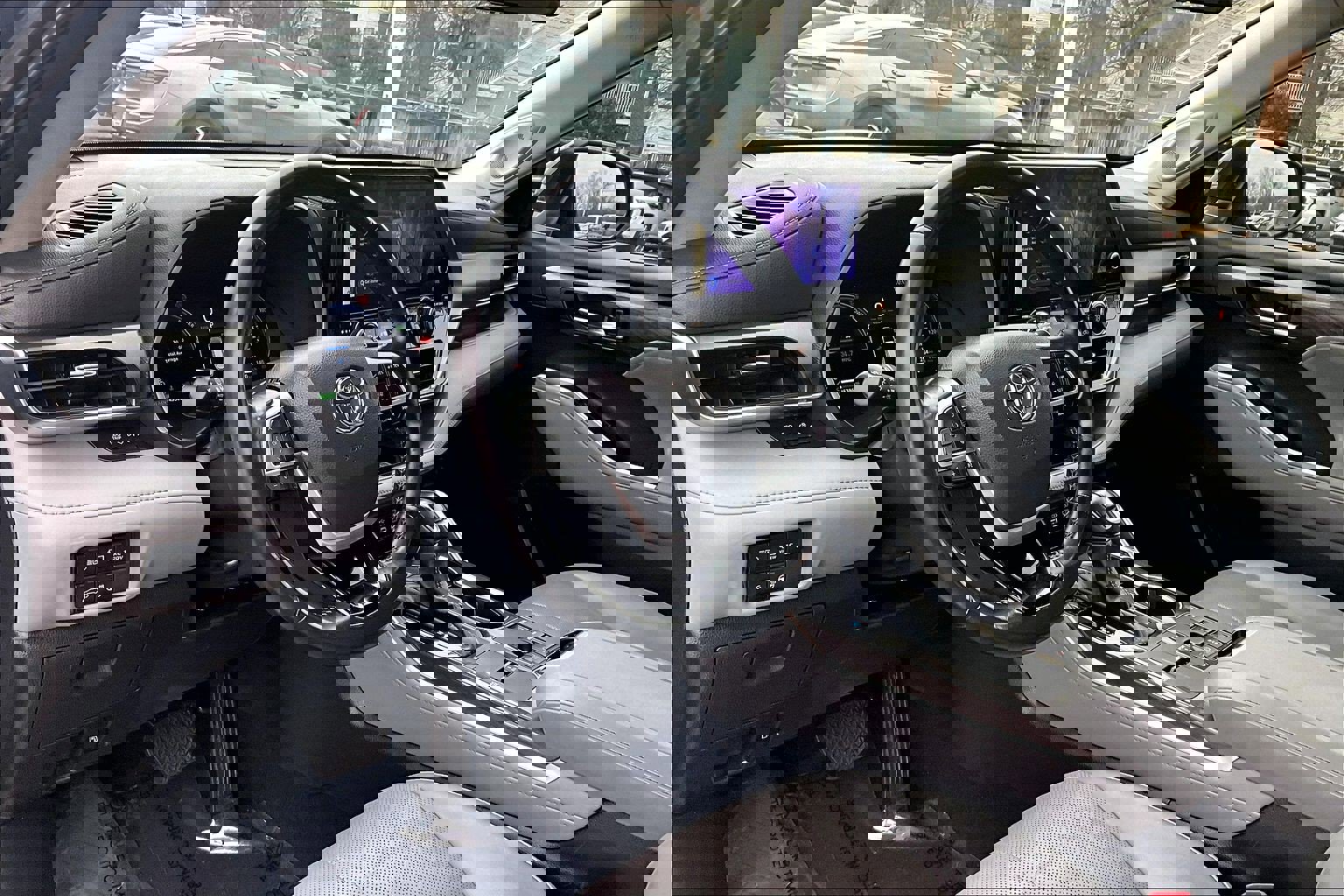 Used 2023 Toyota Highlander Limited image 13