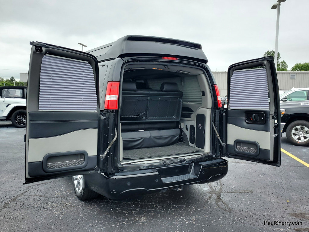 Used 2021 GMC Savana 3500 LS w/ Chrome Appearance Package RWD image 19