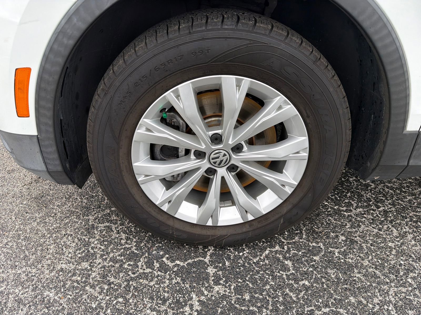 Used 2019 Volkswagen Tiguan SE image 11