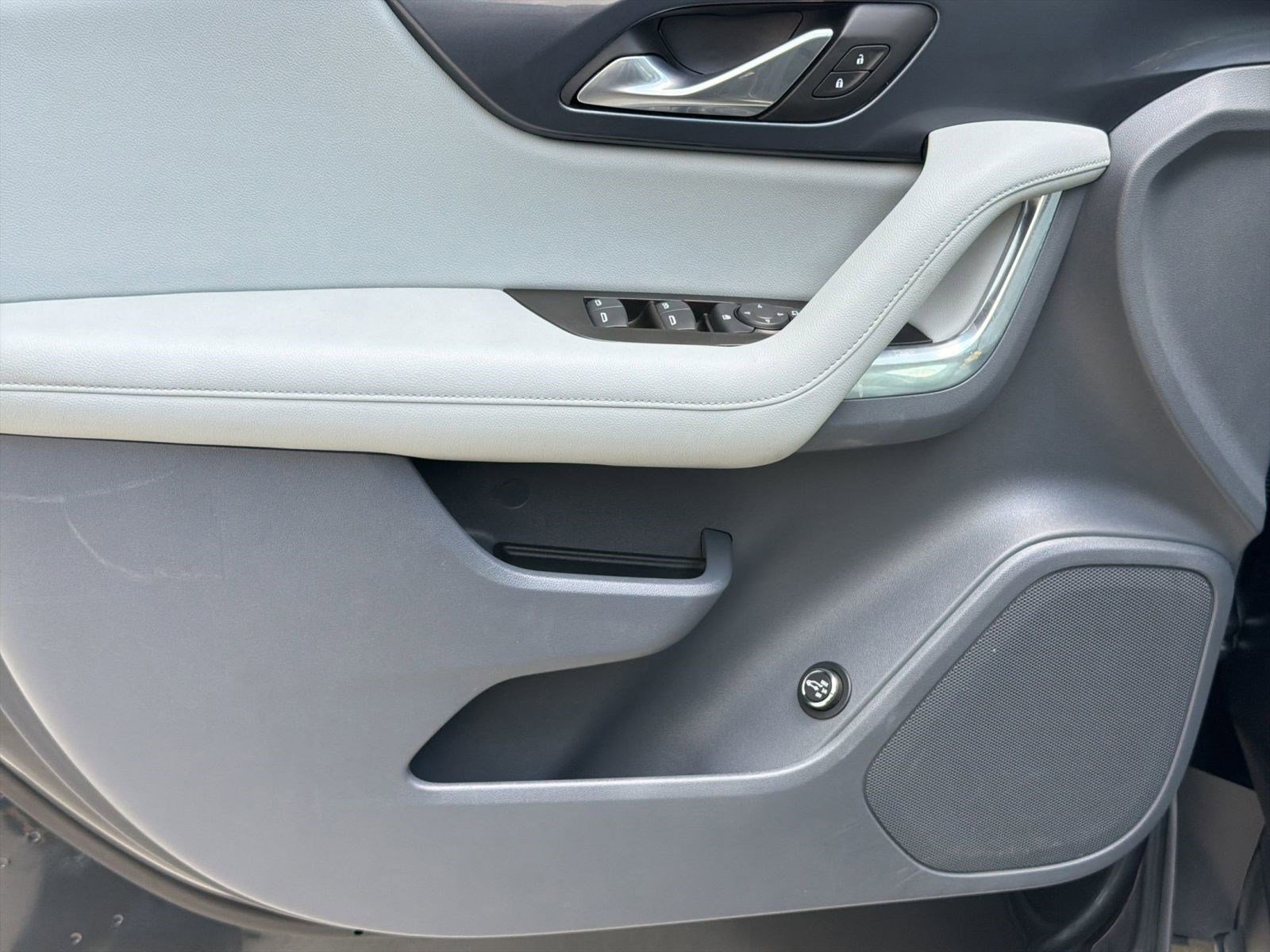 Used 2019 Chevrolet Blazer LT w/ Sun and Wheels Package image 13