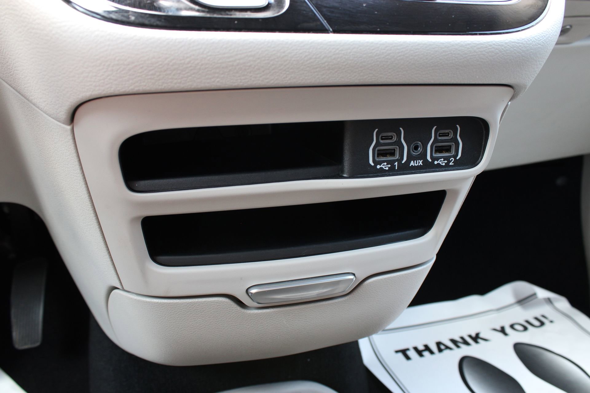 Used 2024 Chrysler Pacifica Touring-L image 38