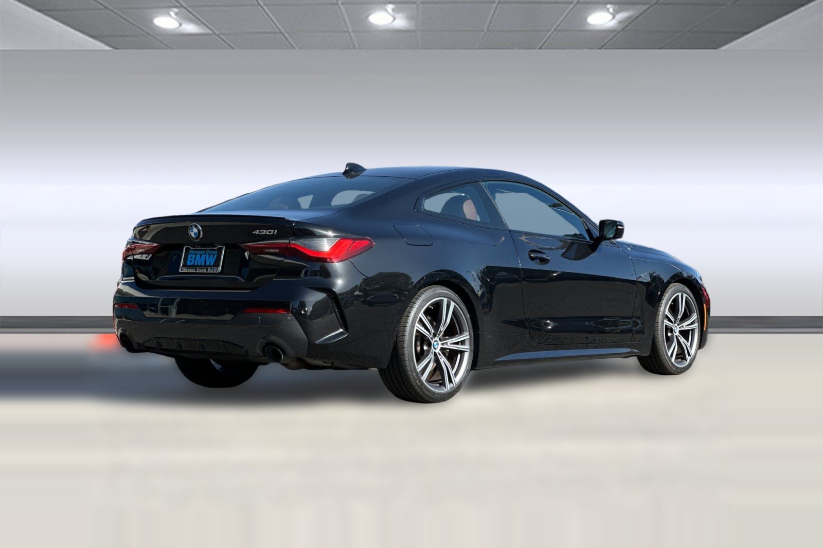Used 2023 BMW 430i Coupe w/ M Sport Package RWD image 9