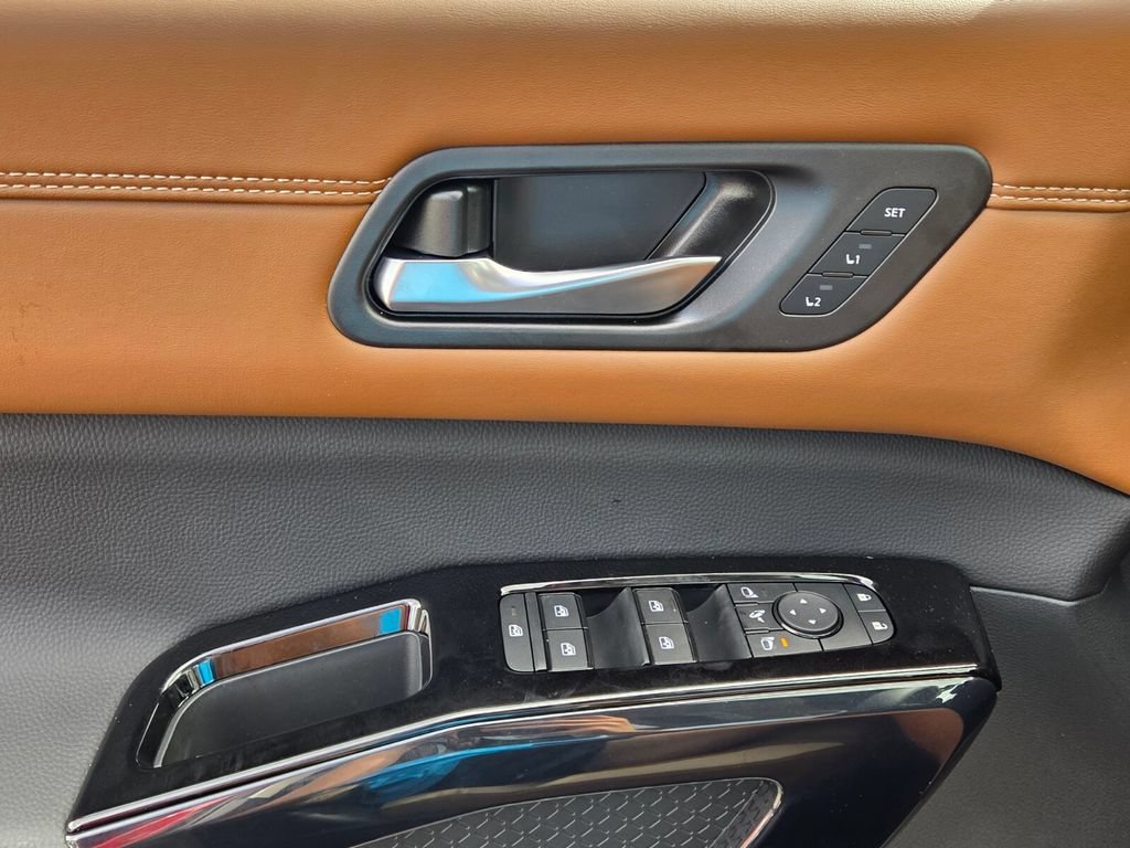 New 2026 Nissan Pathfinder Platinum FWD image 30