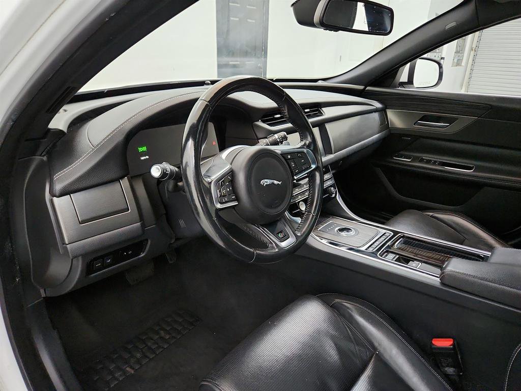 Used 2018 Jaguar XF S AWD/4WD image 13