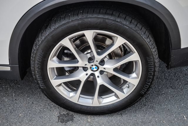 Used 2022 BMW X5 xDrive40i AWD/4WD image 13