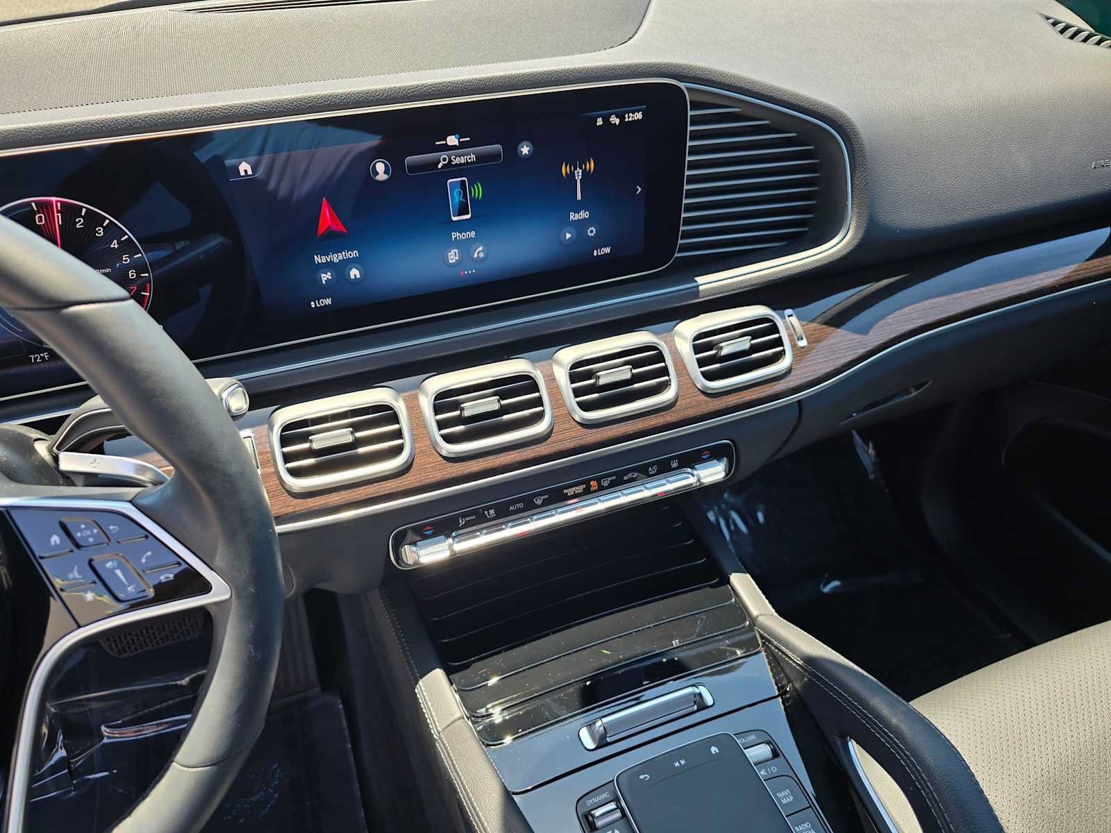 Used 2025 Mercedes-Benz GLE 450e 4MATIC image 28