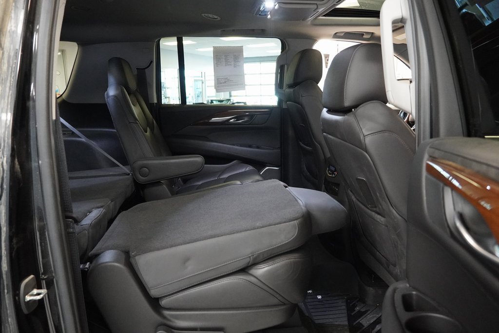 Used 2020 Cadillac Escalade ESV Luxury image 33