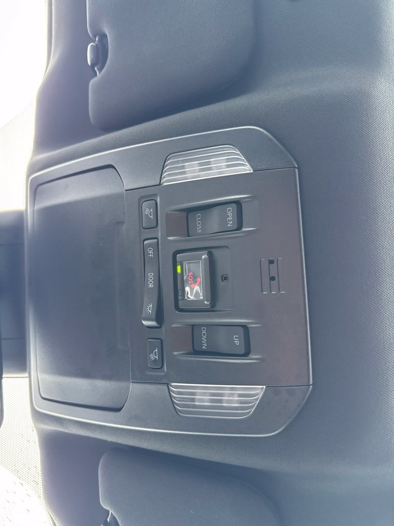Used 2023 Toyota Highlander L AWD/4WD image 40