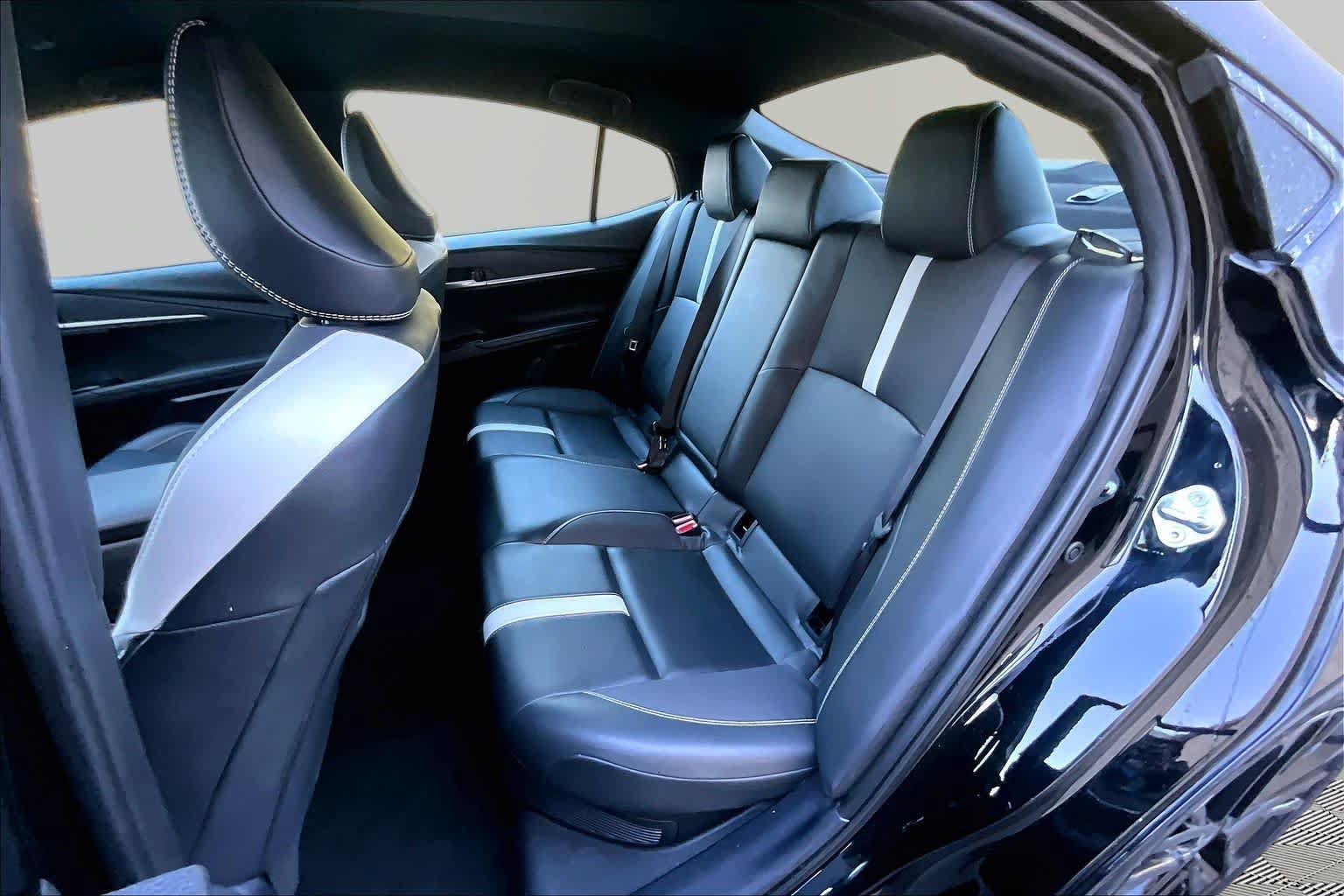 Used 2025 Toyota Camry SE FWD image 20