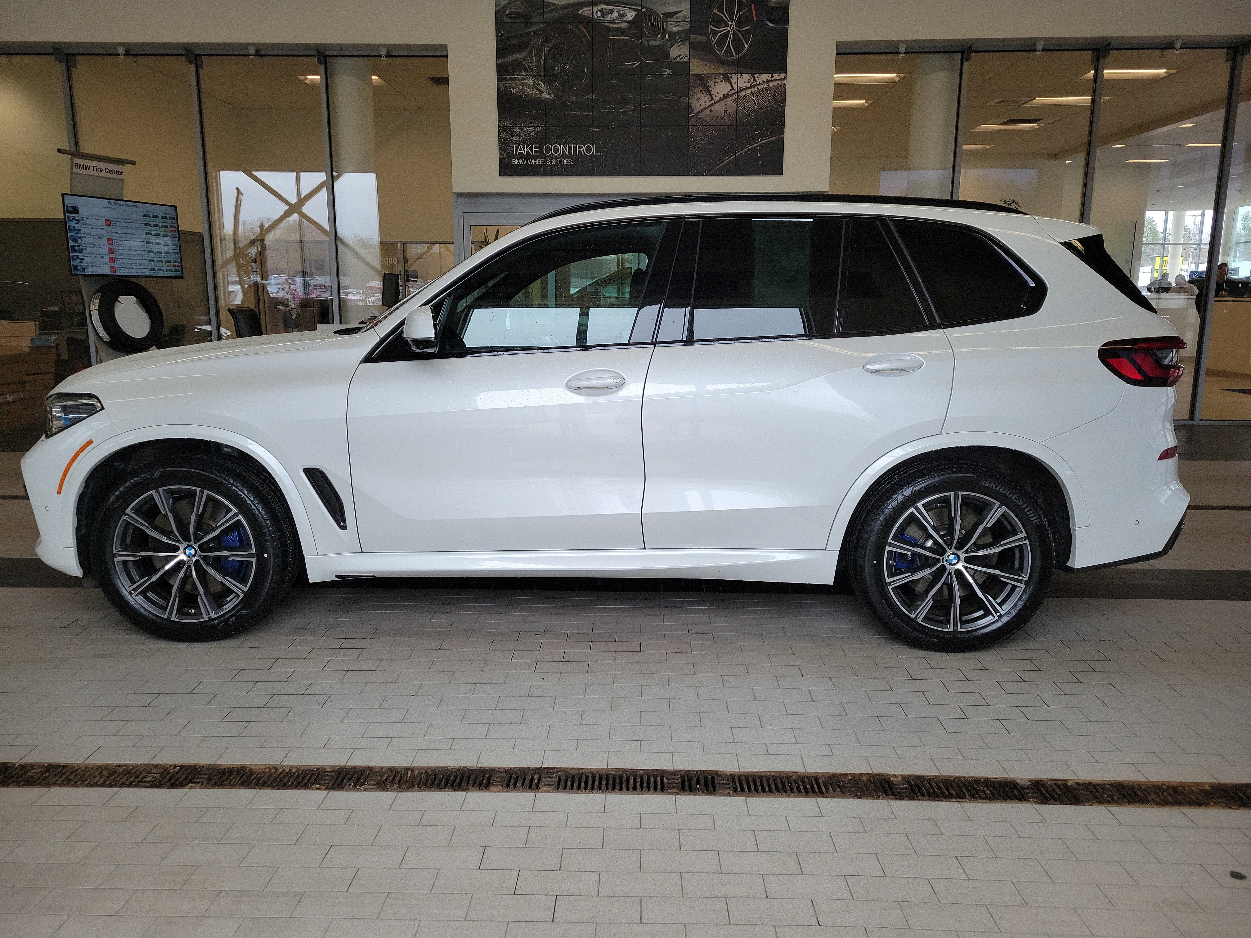 Used 2023 BMW X5 M50i AWD/4WD image 8
