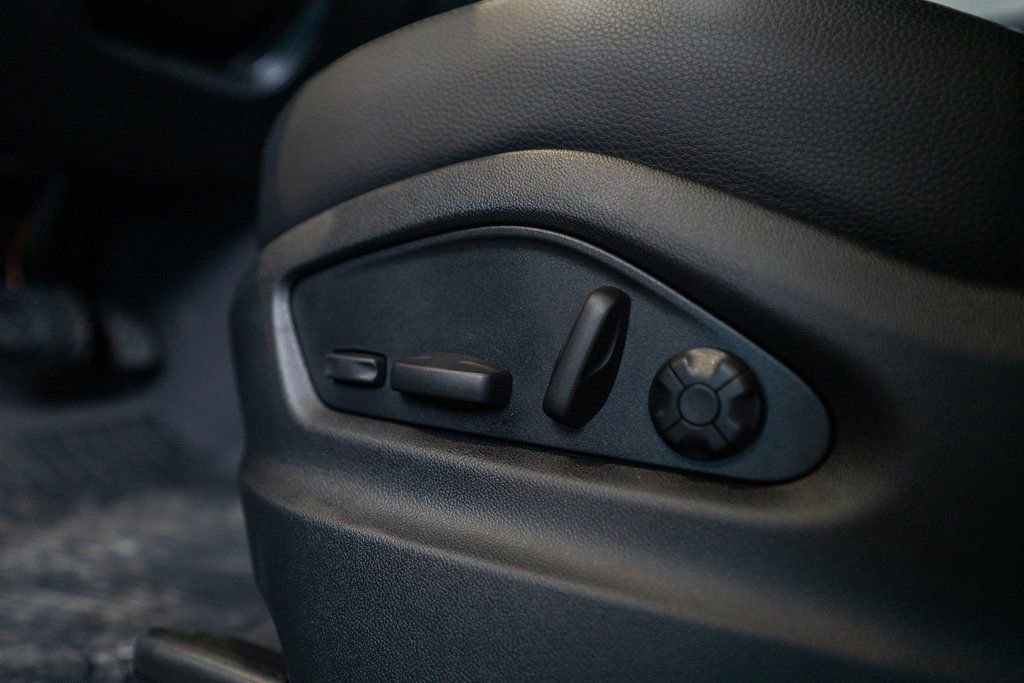 New 2025 Porsche Cayenne image 21