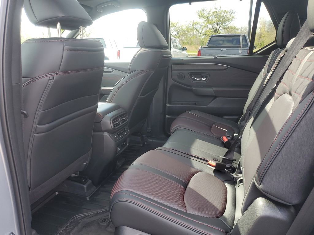 New 2026 Honda Pilot Black Edition image 25