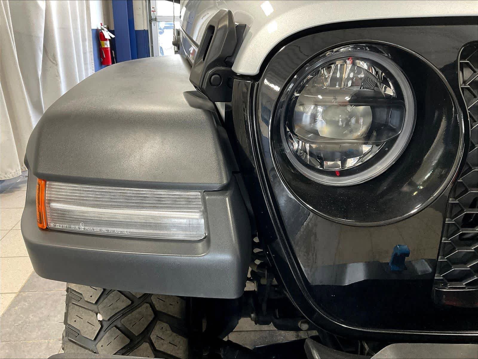 Used 2023 Jeep Wrangler Unlimited w/ Cold Weather Group AWD/4WD image 33
