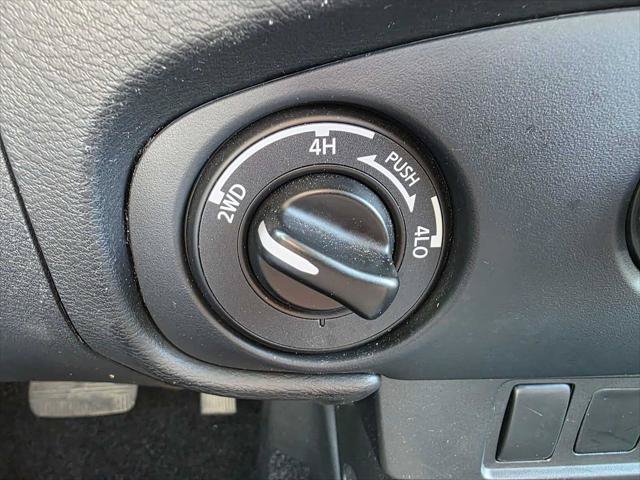 Used 2024 Nissan Frontier SV AWD/4WD image 23