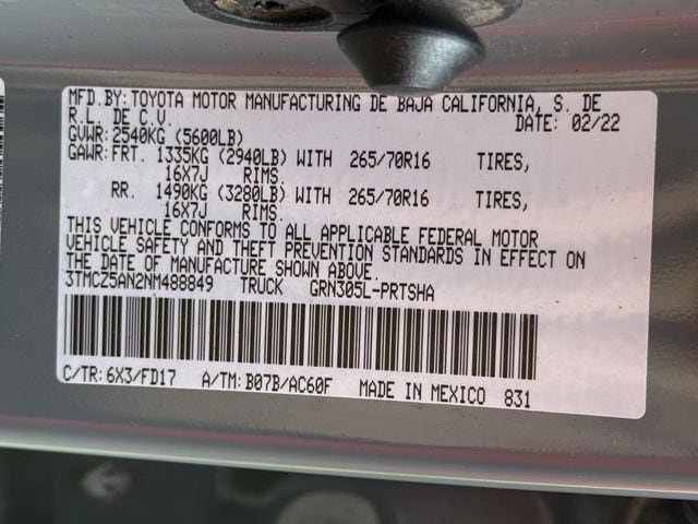 Used 2022 Toyota Tacoma TRD Off-Road AWD/4WD image 31